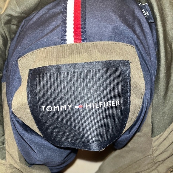 VEUC TOMMY HILFIGER Women’s or Mens Olive Green Puffer Jacket with Fau… - Picture 3 of 12